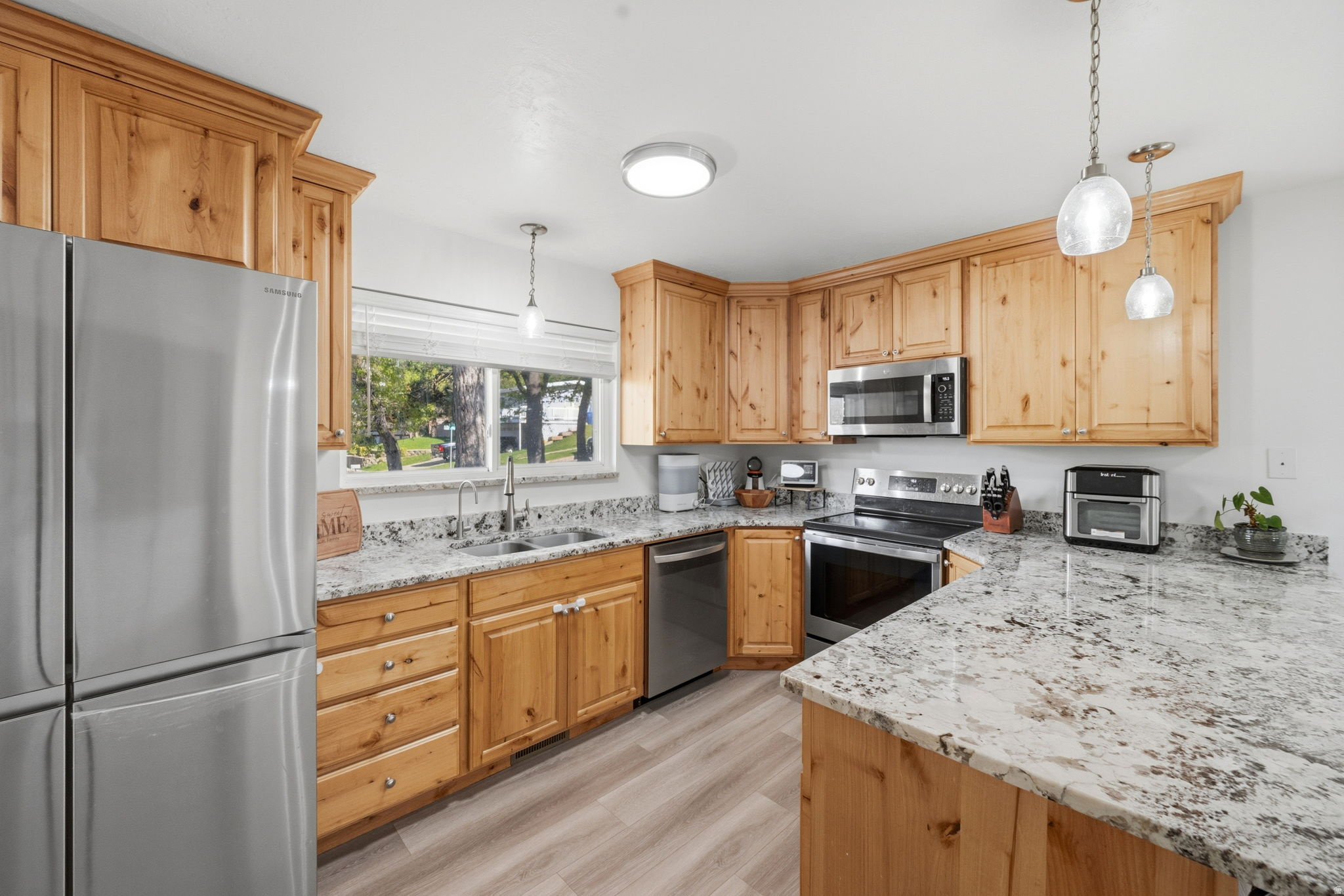 OAKRIDGE MANOR SUBDI - Residential