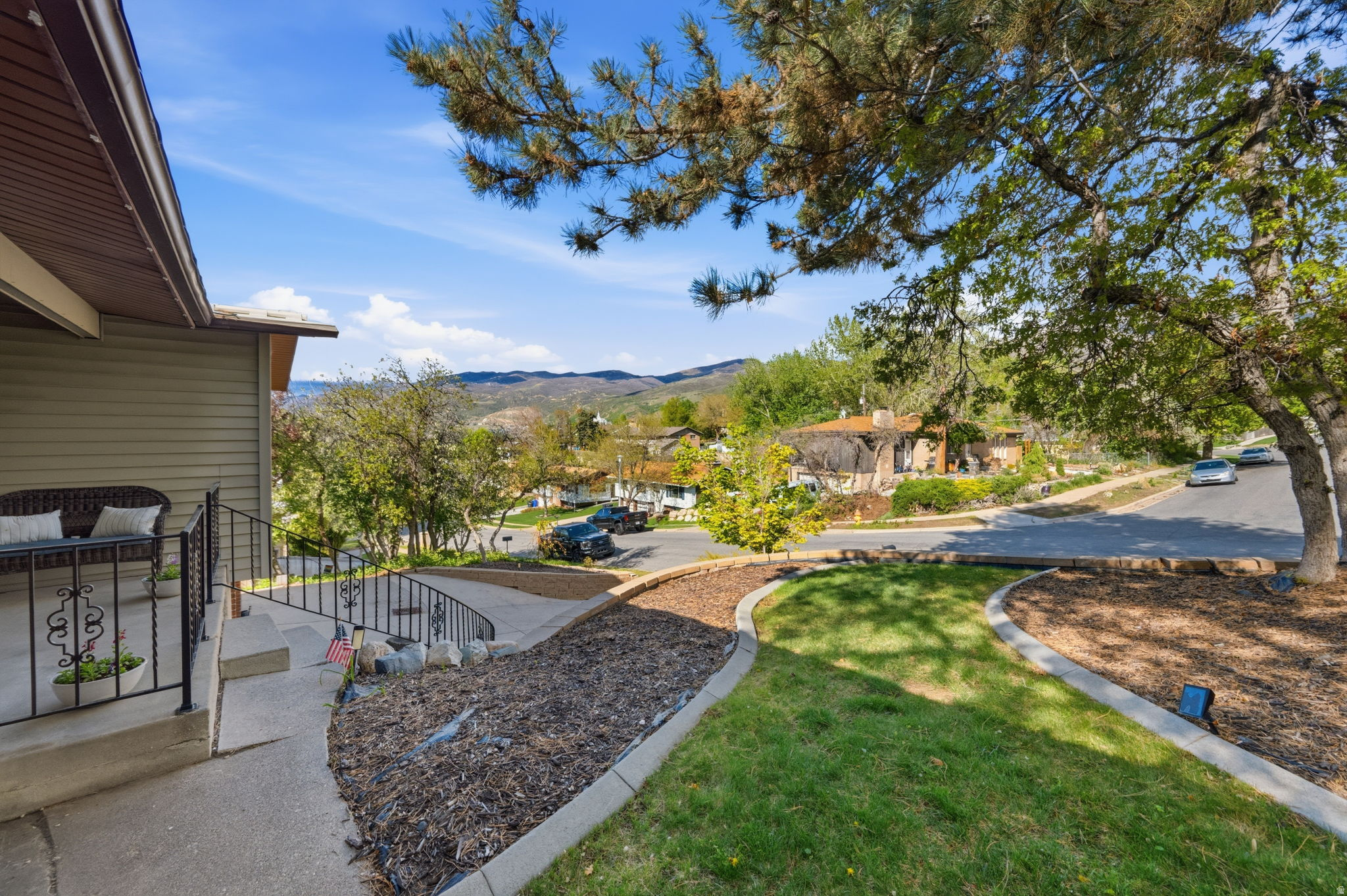 OAKRIDGE MANOR SUBDI - Residential