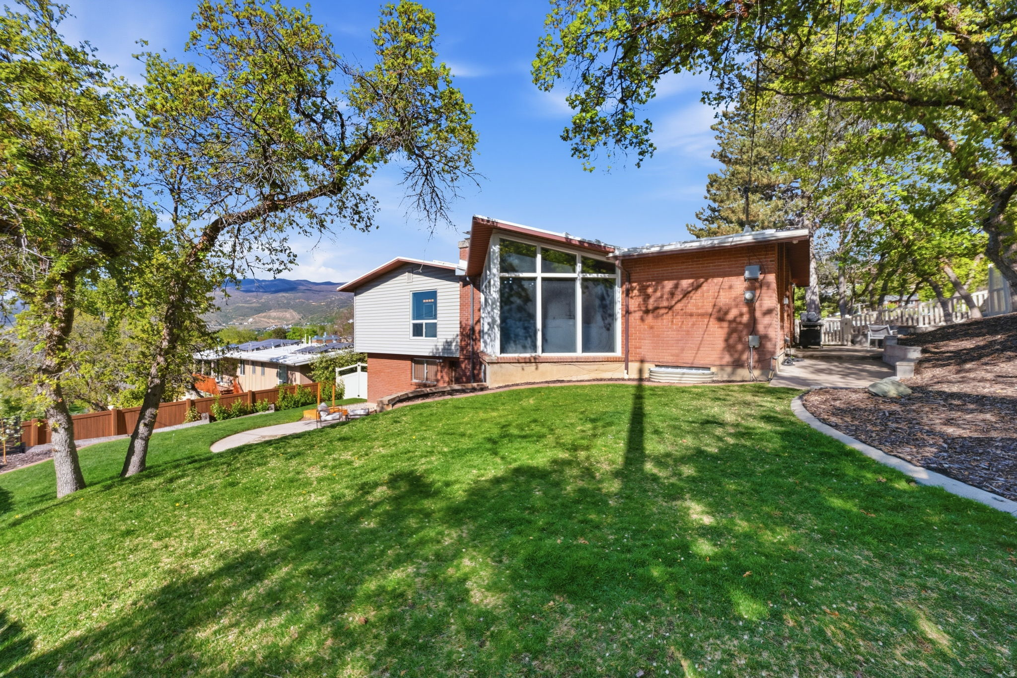 OAKRIDGE MANOR SUBDI - Residential