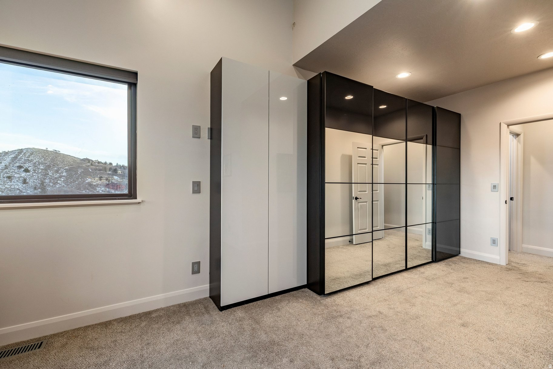 PINEBROOK - Residential