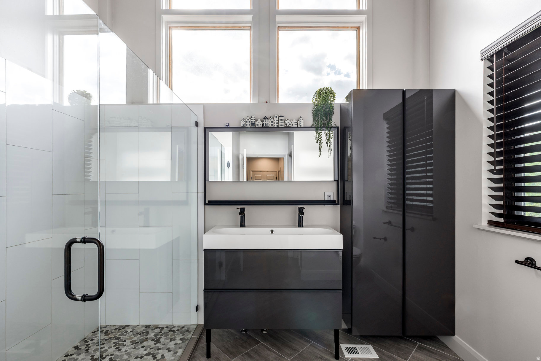 PINEBROOK - Residential