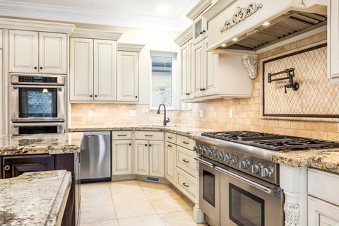 Tiny photo for 3149 E 10000 S, Sandy, UT 84092 (MLS # 2123698)