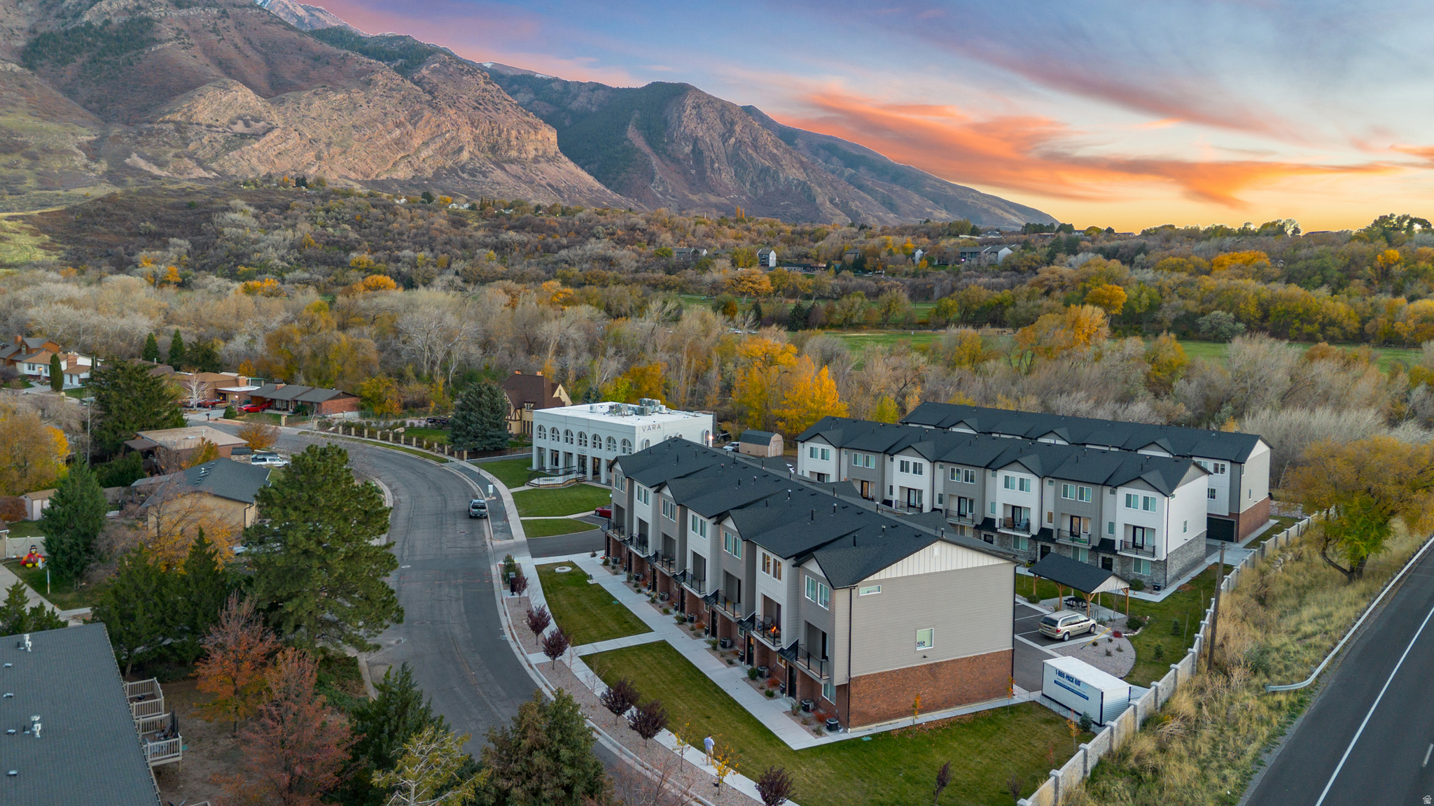 THE OVERLOOK @16TH - Residential