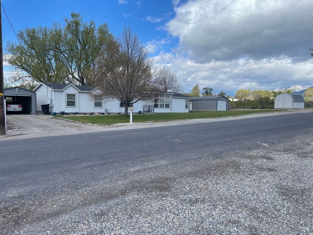 Photo of 655 N 400 -W W, Malad City, ID 83252 (MLS # 2153548)