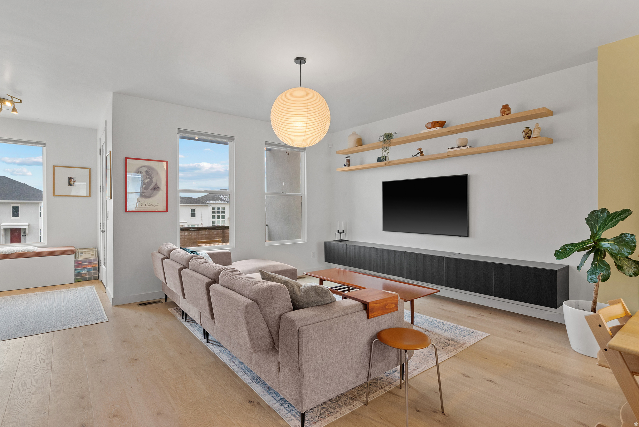 DAYBREAK - Residential