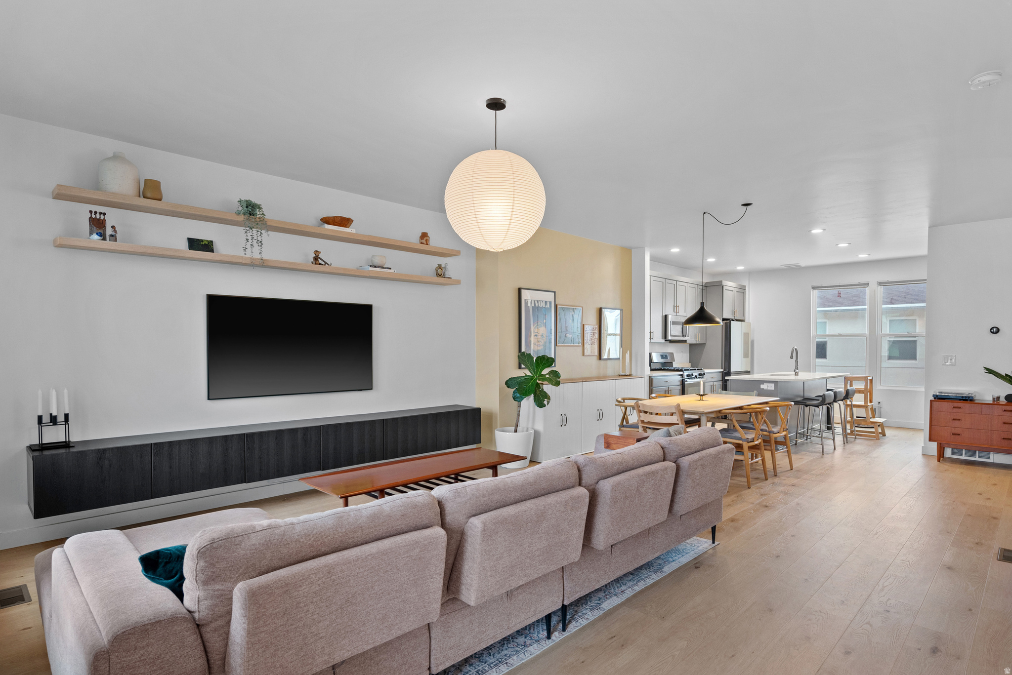 DAYBREAK - Residential