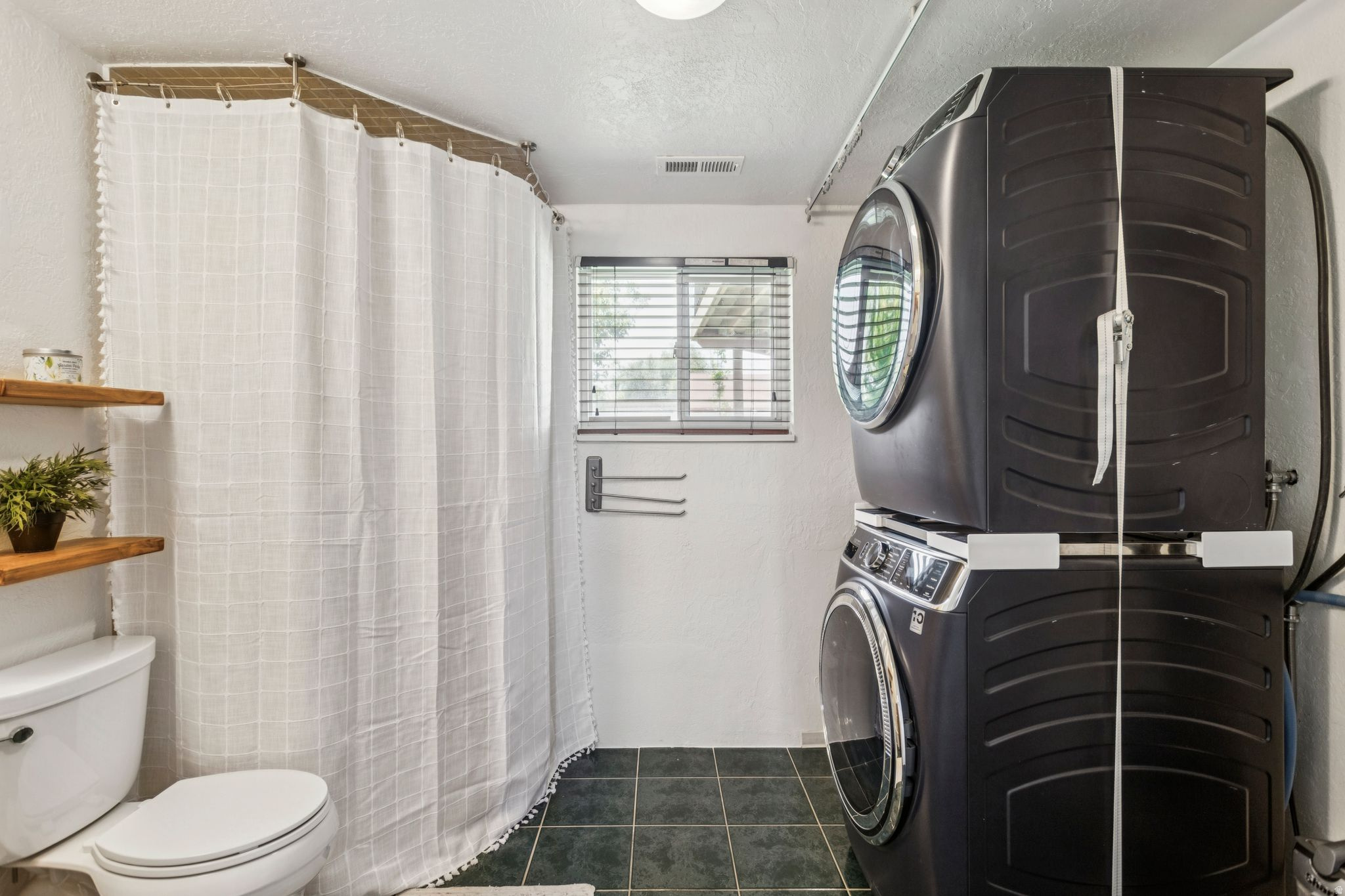 HILLCREST - Residential