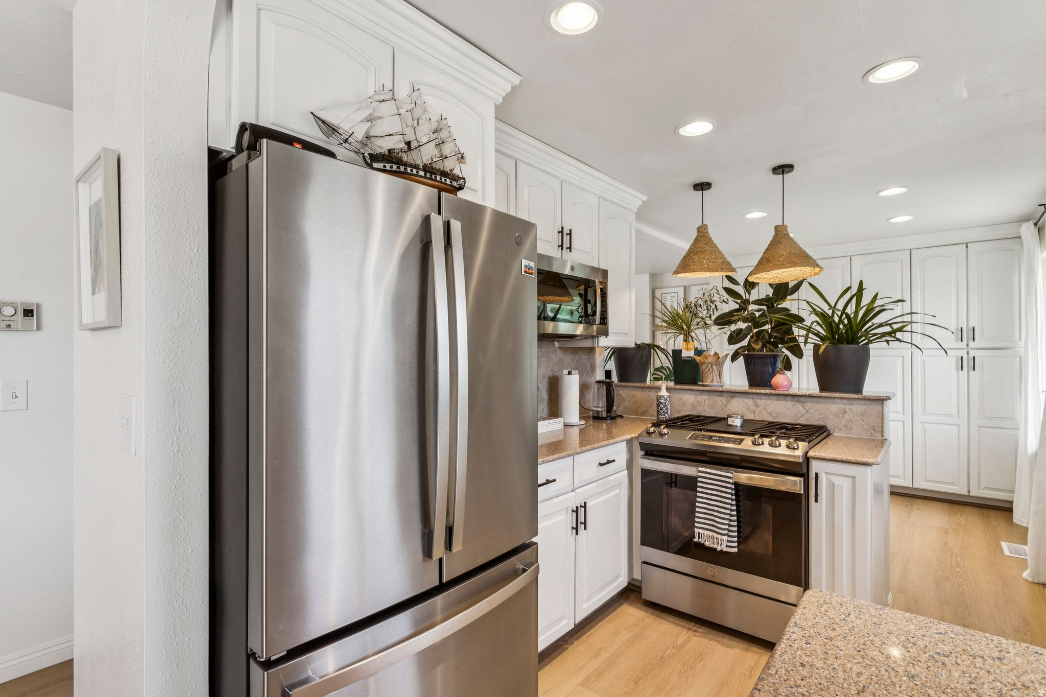 HILLCREST - Residential