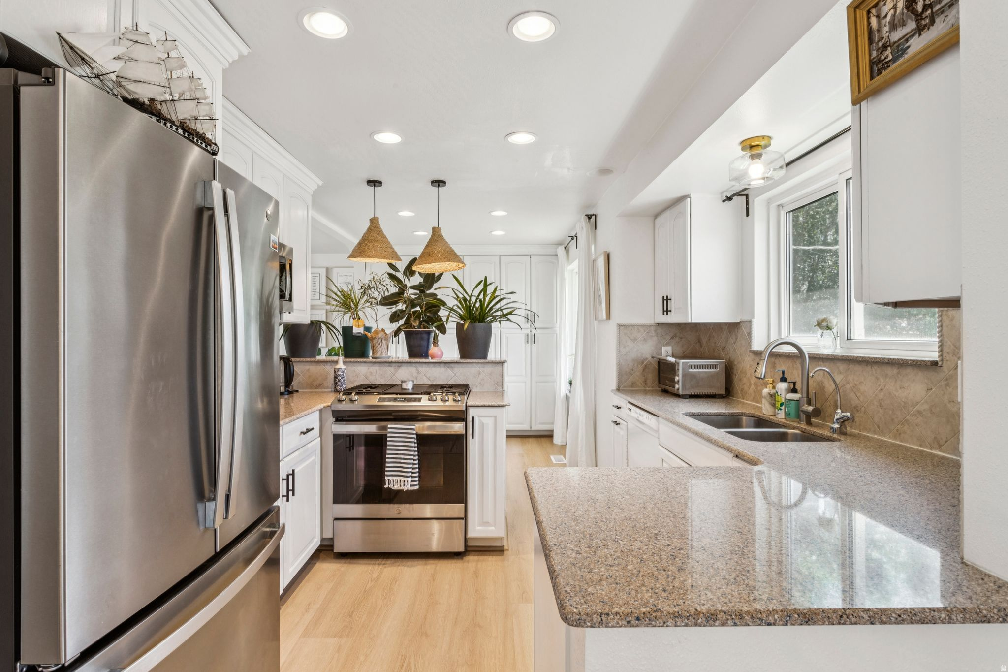 HILLCREST - Residential