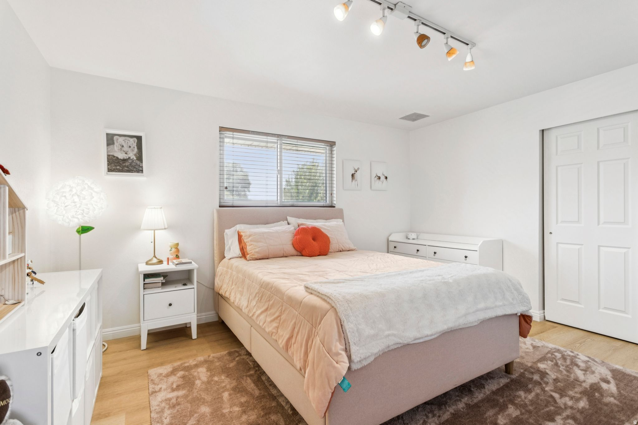 HILLCREST - Residential