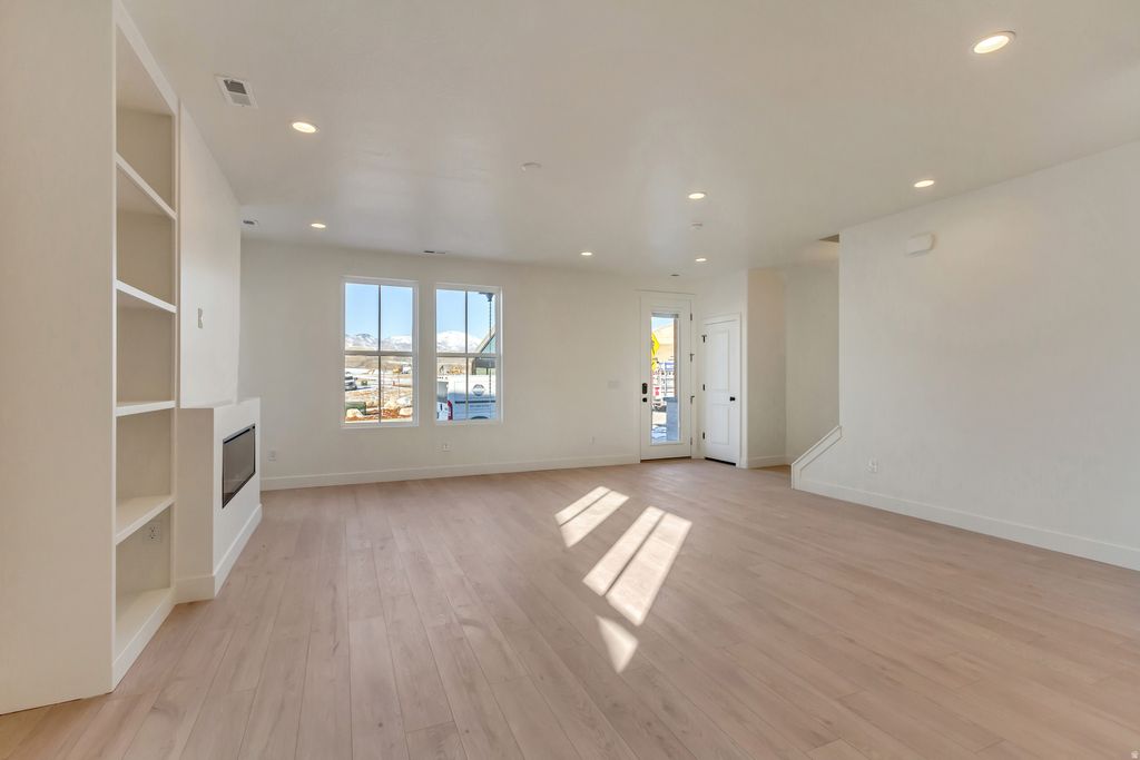 Photo of 7216 S GRAVEL CROSS WAY E #188, West Jordan, UT 84081 (MLS # 2144937)