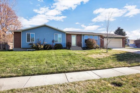 Photo of 4374 S 2900 W, Roy, UT 84067 (MLS # 2129470)