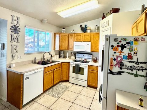 Tiny photo for 1616 N 725 W, Clinton, UT 84015 (MLS # 2144982)