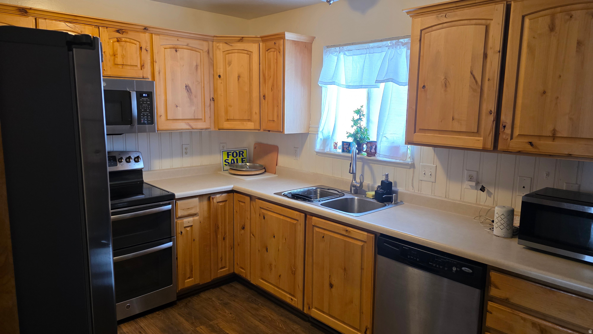 WHISPERING WILLOW - Residential