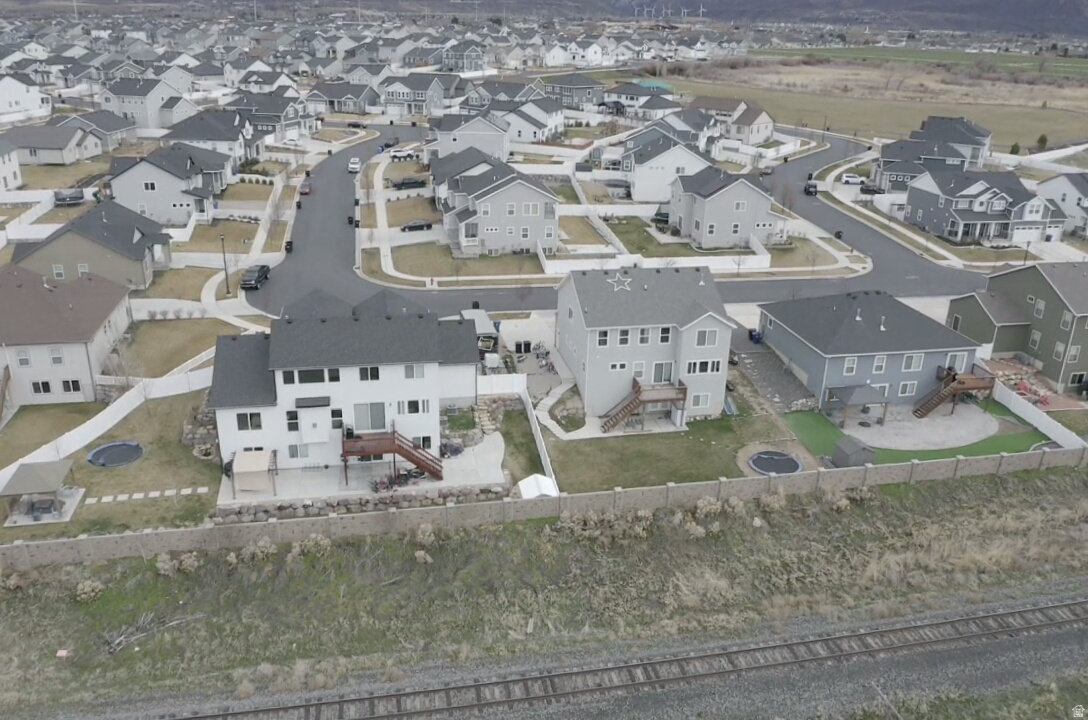 WHISPERING WILLOW - Residential