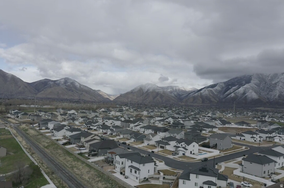 WHISPERING WILLOW - Residential