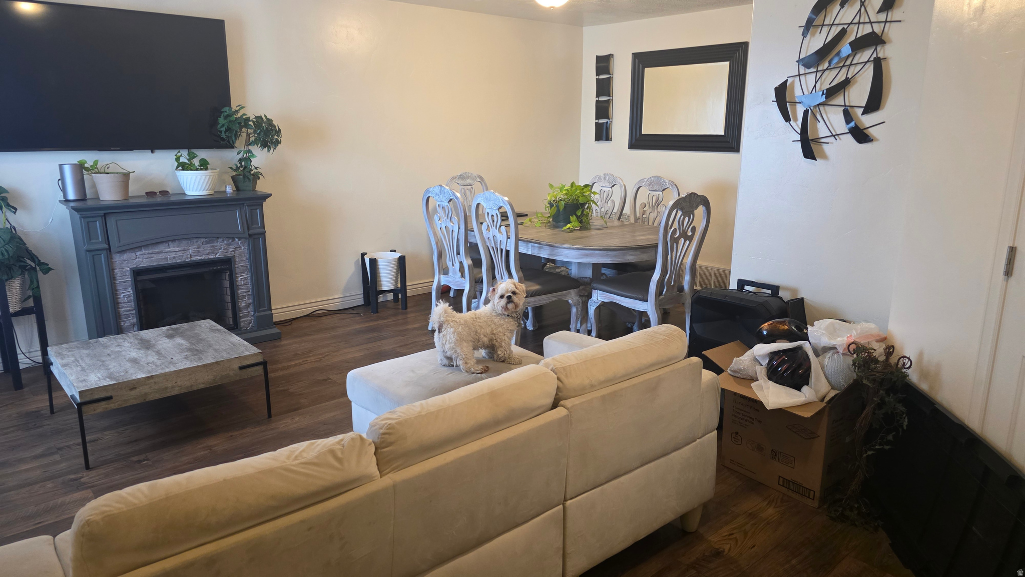 WHISPERING WILLOW - Residential