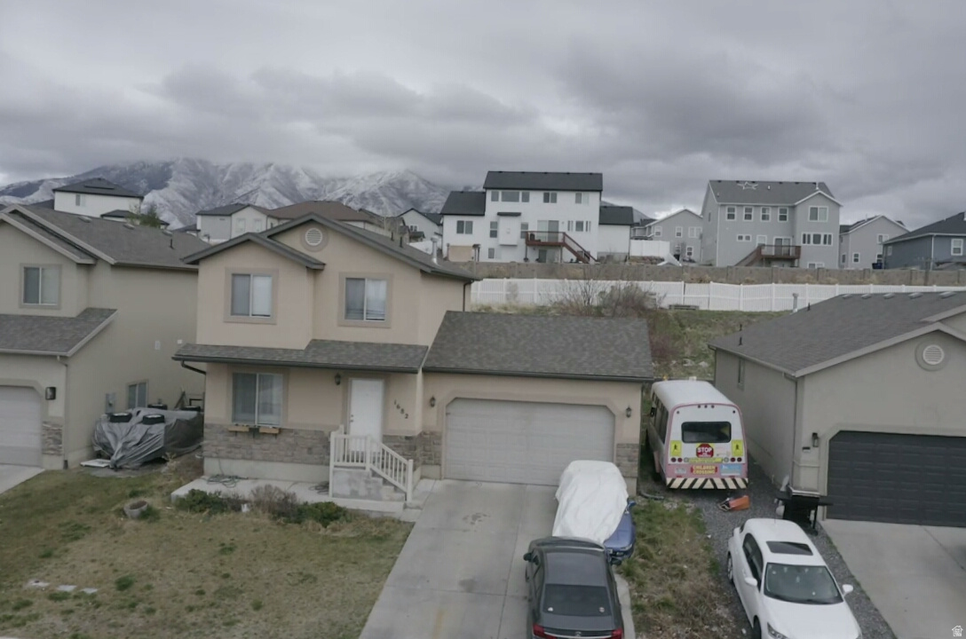 WHISPERING WILLOW - Residential