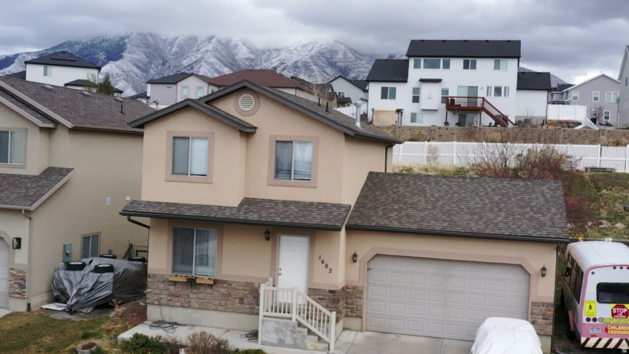 WHISPERING WILLOW - Residential