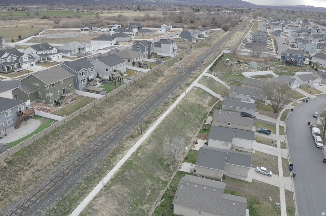 WHISPERING WILLOW - Residential