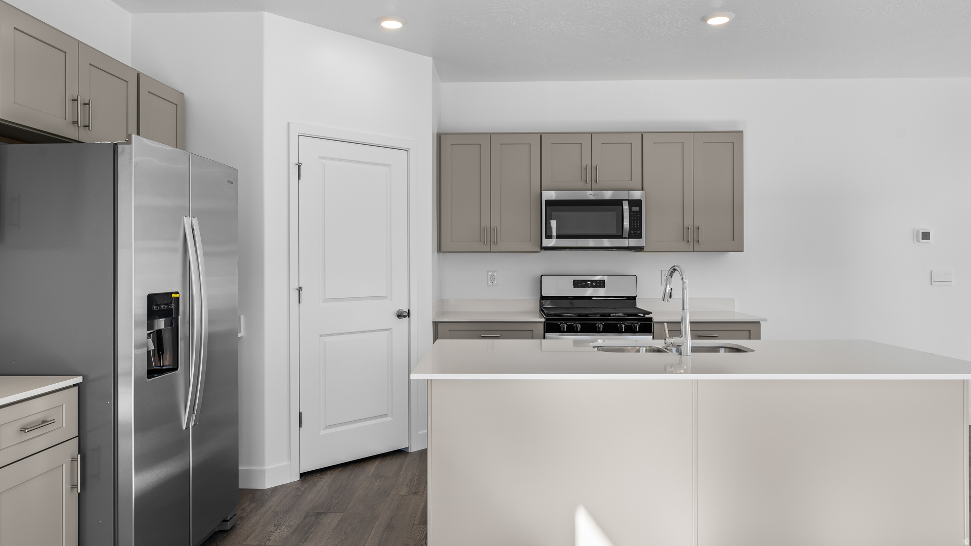 STANDING ROCK EAST AT LONG VALLEY - Residential