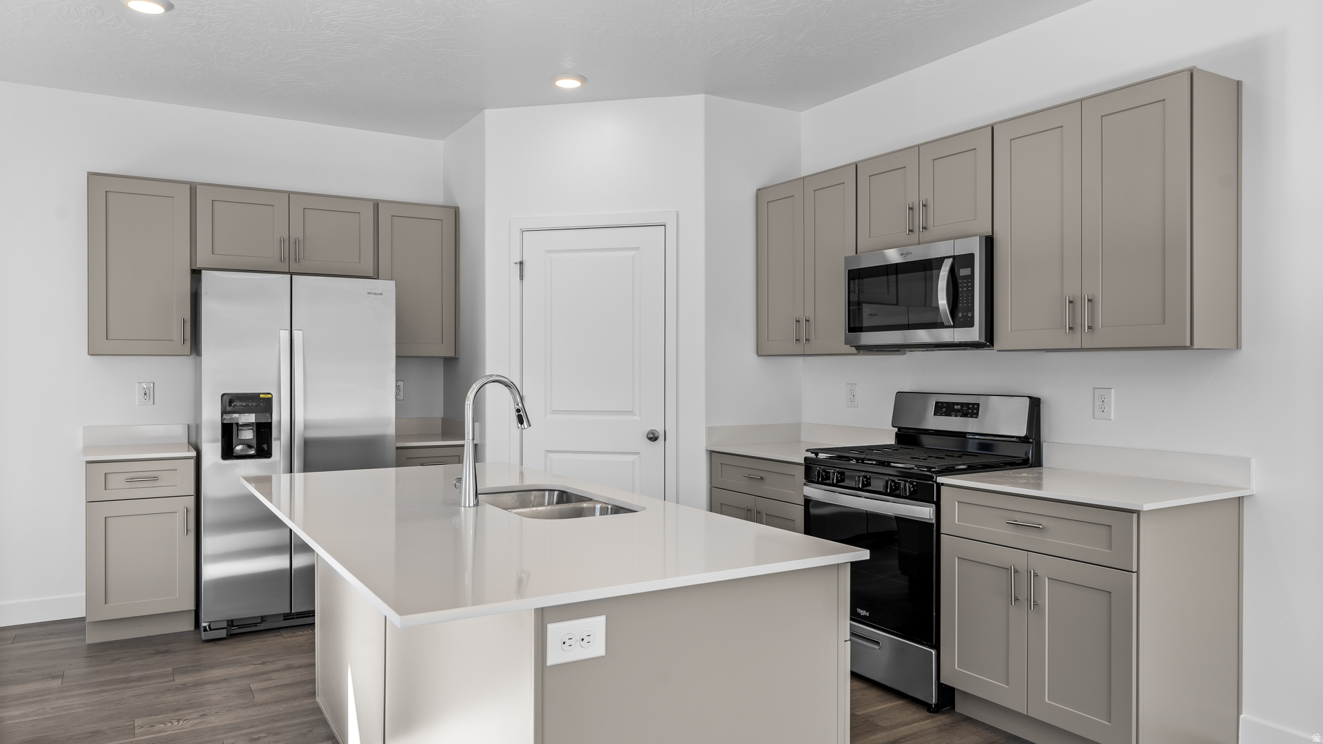 STANDING ROCK EAST AT LONG VALLEY - Residential