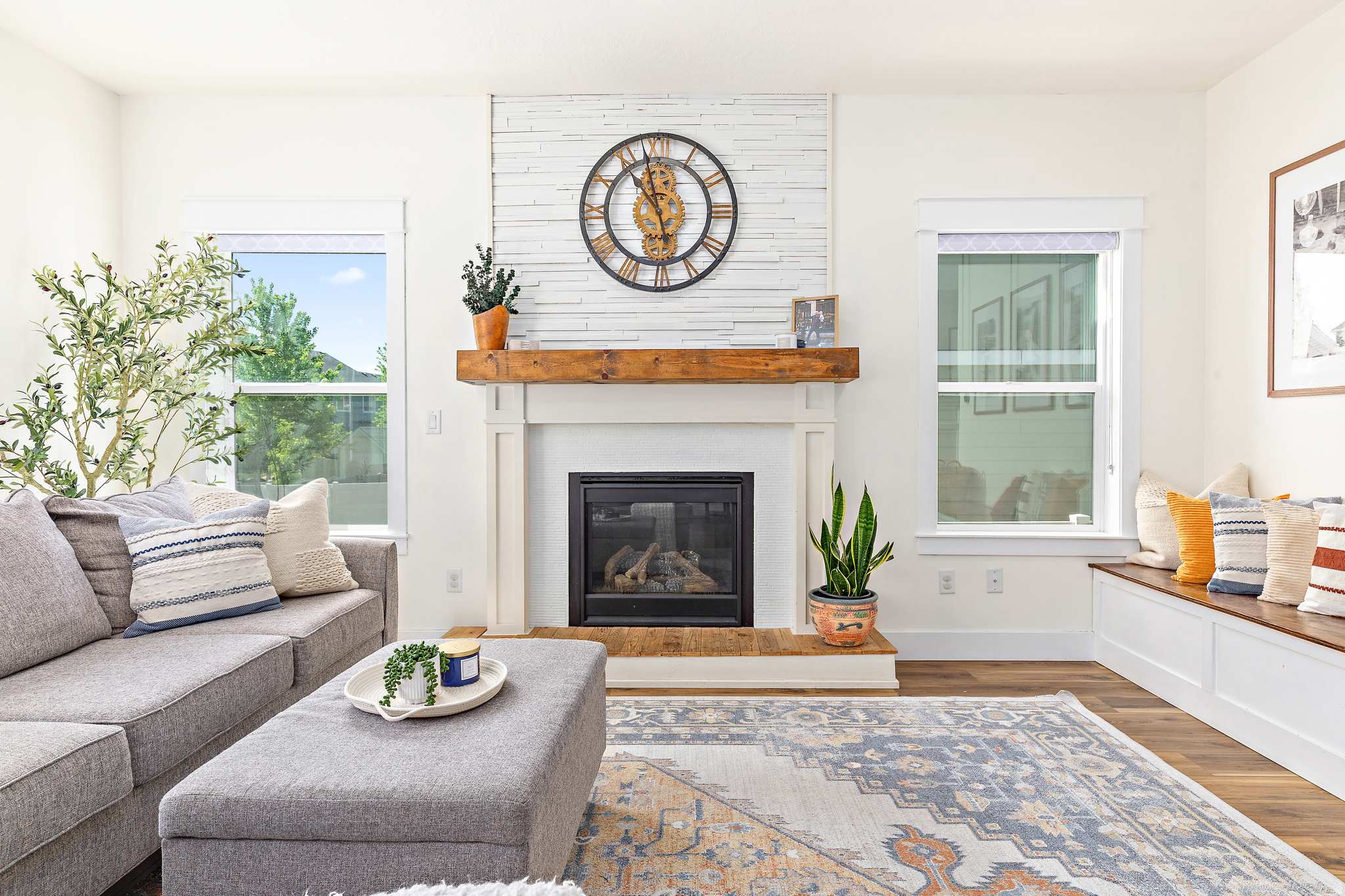 SILVER LAKE - Residential