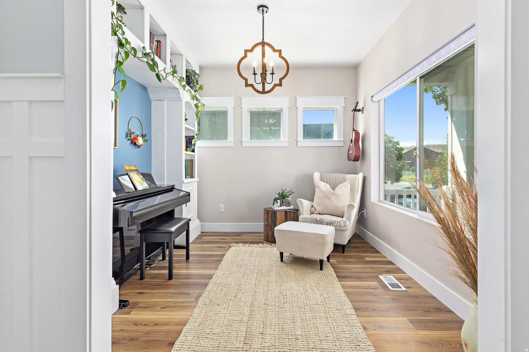 SILVER LAKE - Residential