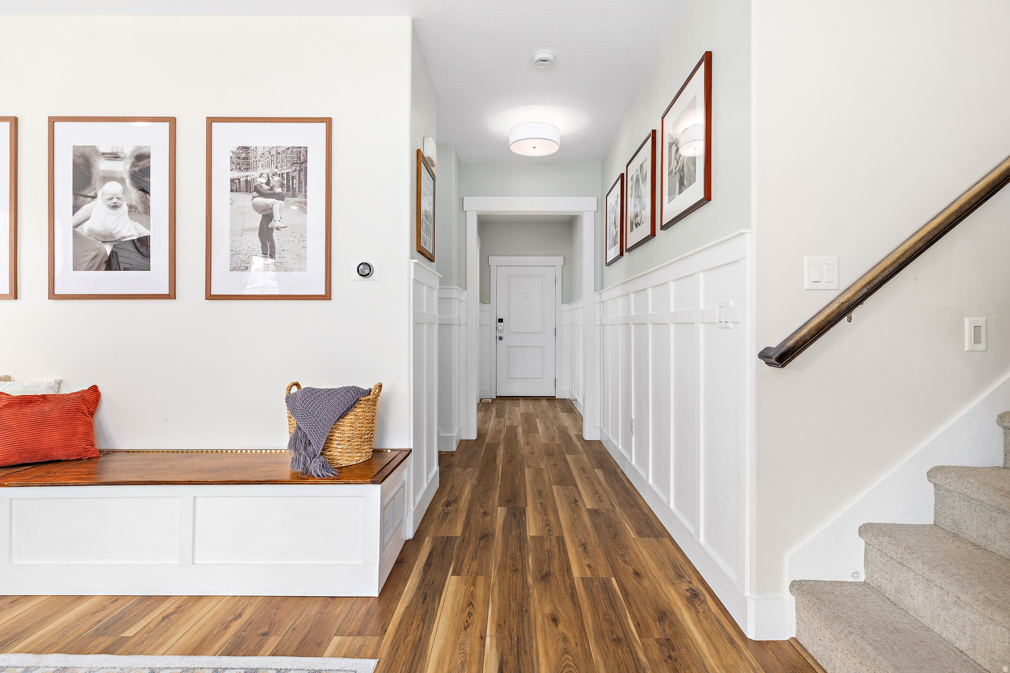 SILVER LAKE - Residential