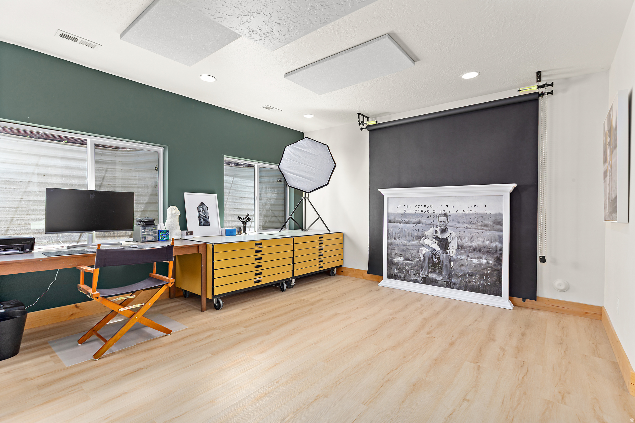 SILVER LAKE - Residential