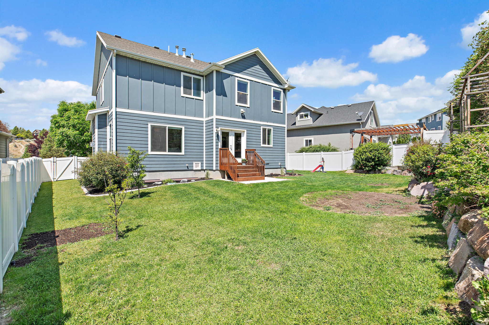 SILVER LAKE - Residential