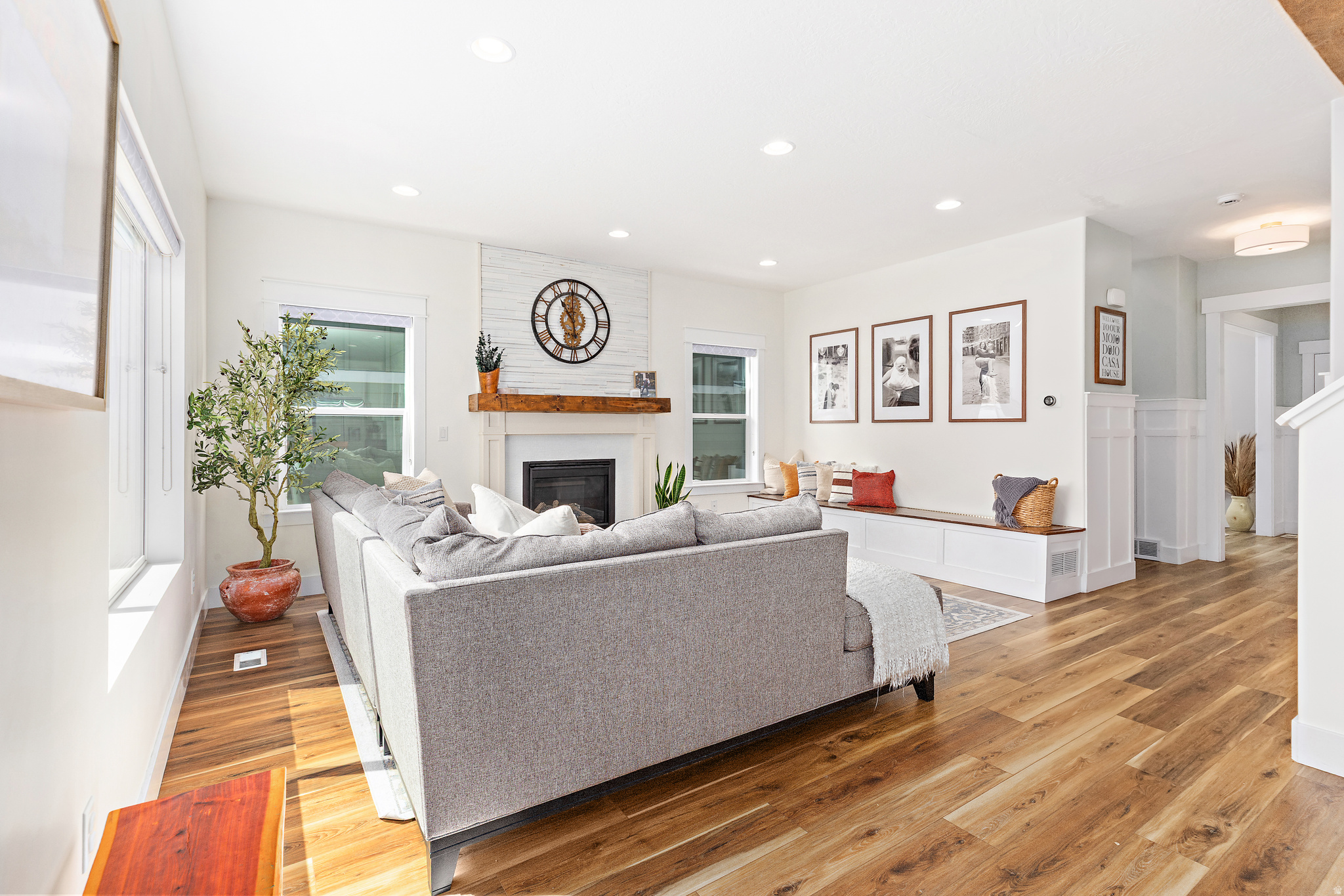 SILVER LAKE - Residential