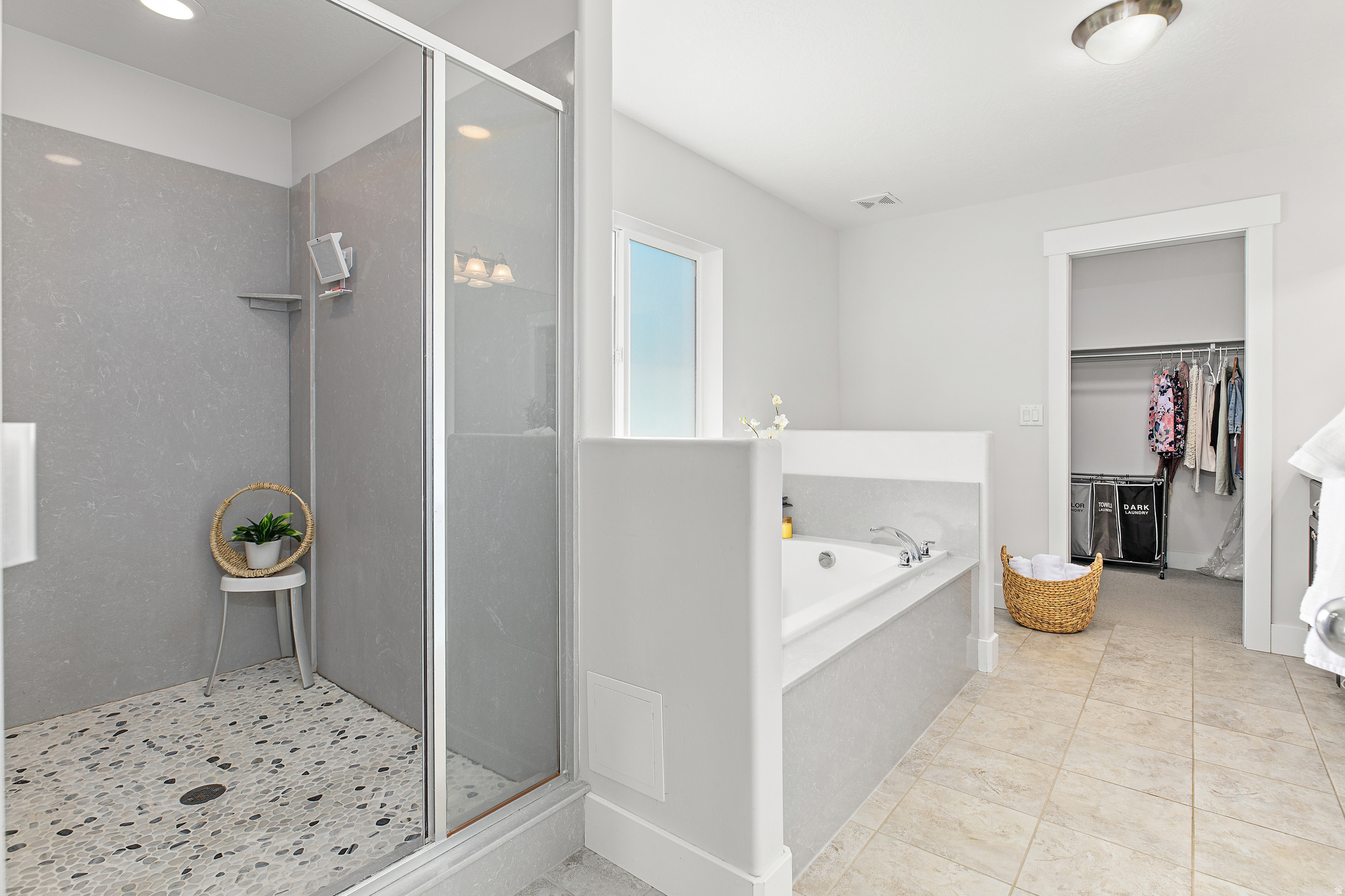 SILVER LAKE - Residential