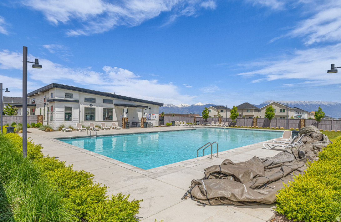 SILVER LAKE - Residential
