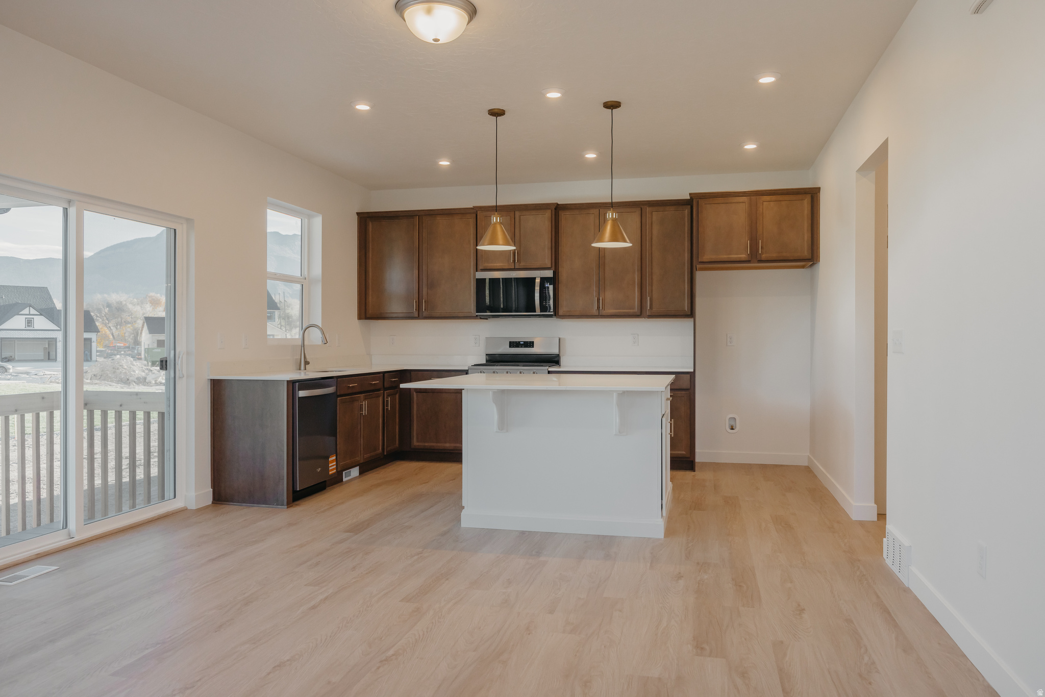 RIVERSIDE ESTATES - Residential