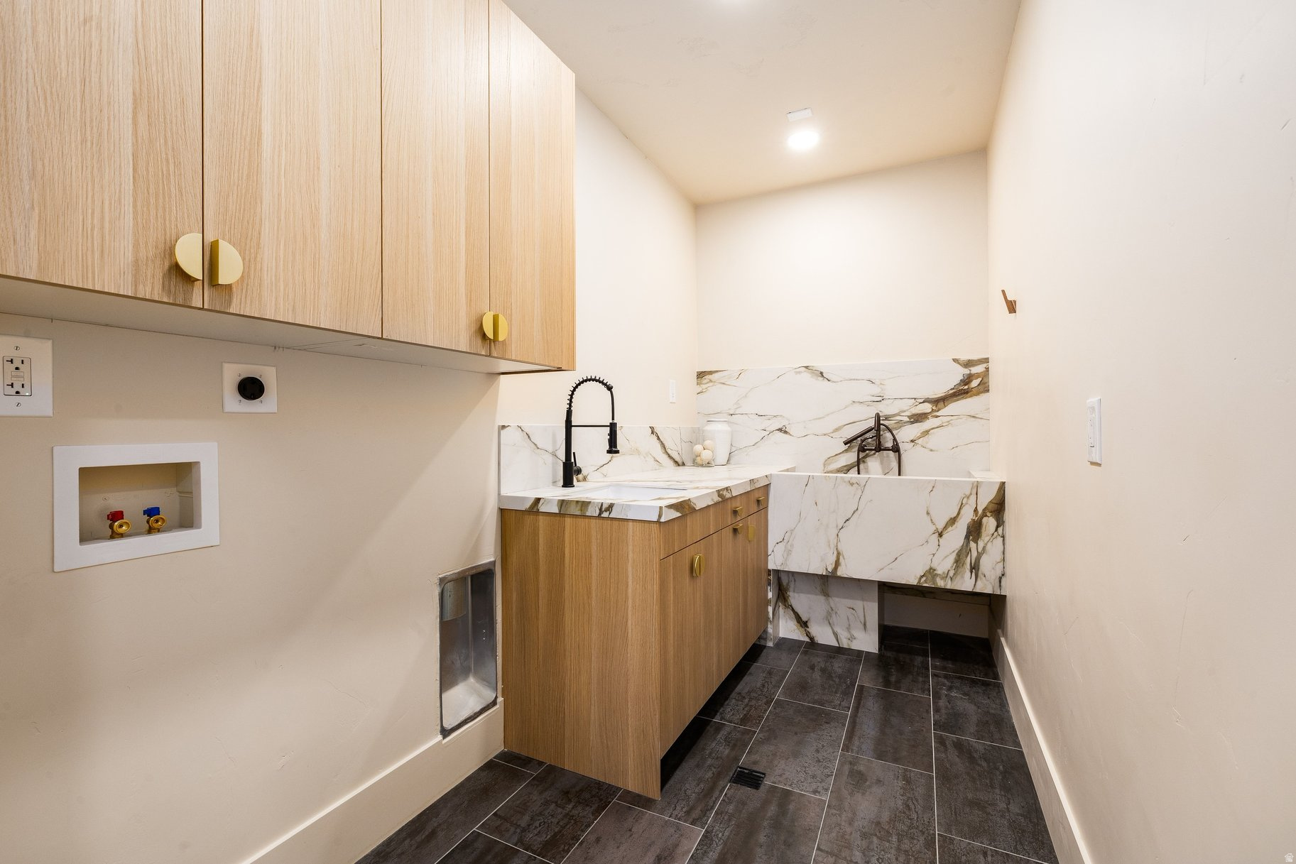 NORTH - Residential