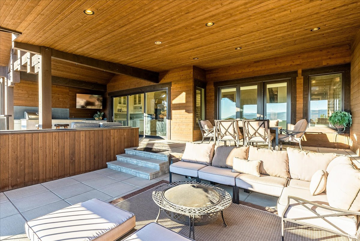 RED LEDGES - Residential