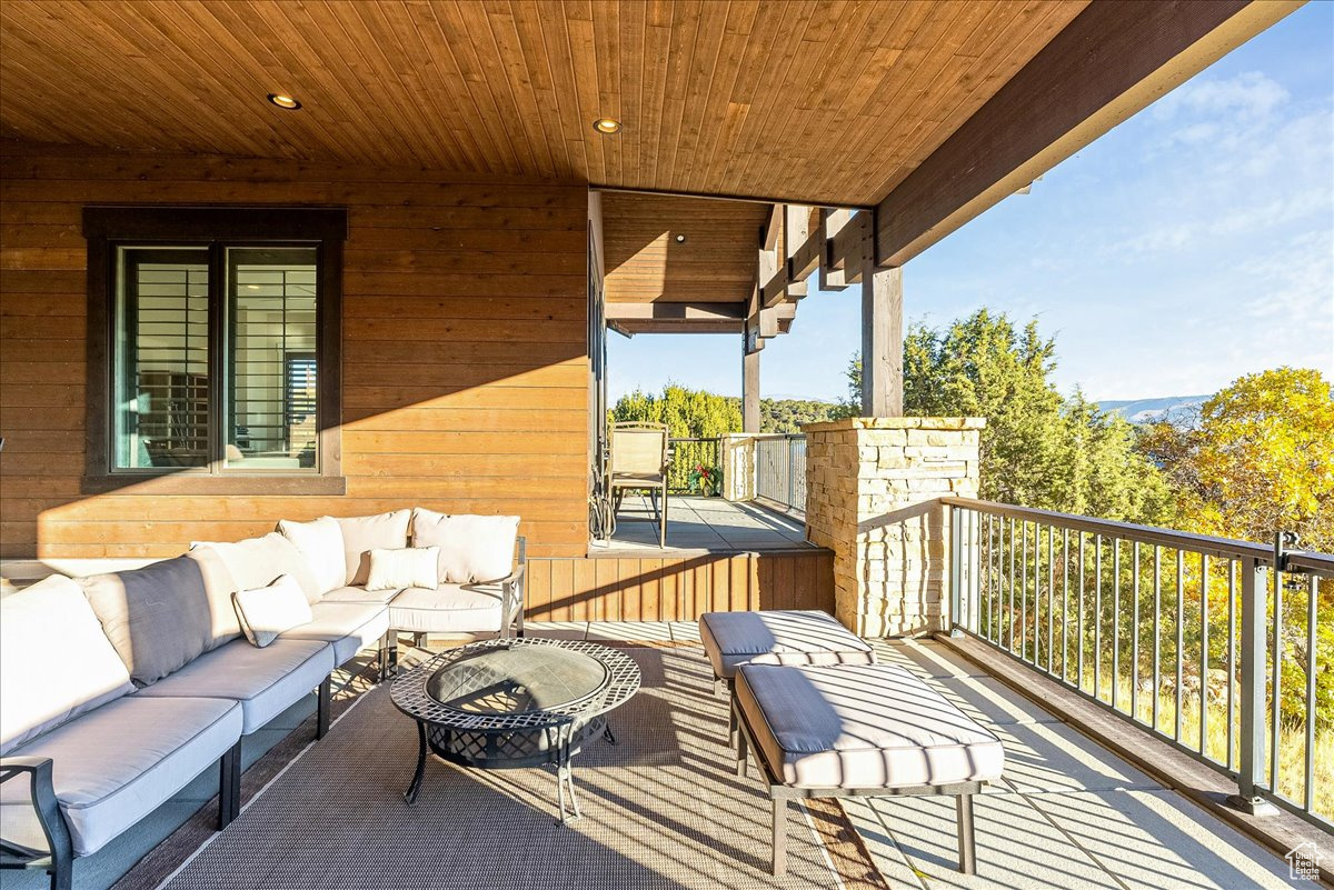 RED LEDGES - Residential