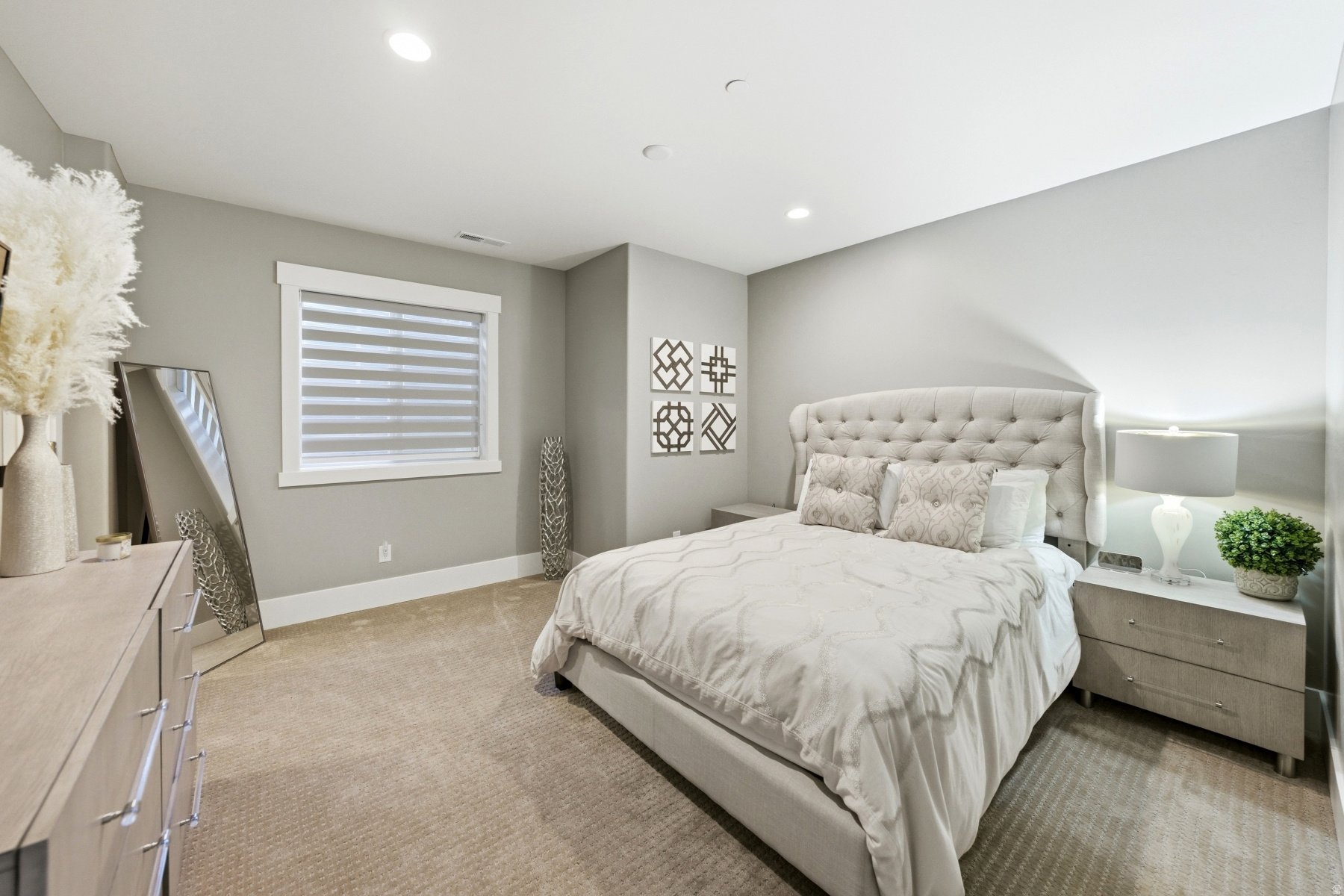 RUSTLER AT HIDEOUT - Residential