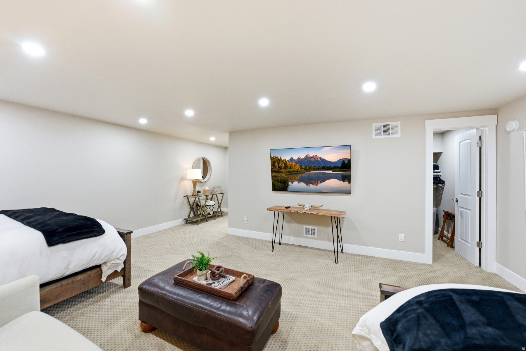 RUSTLER AT HIDEOUT - Residential