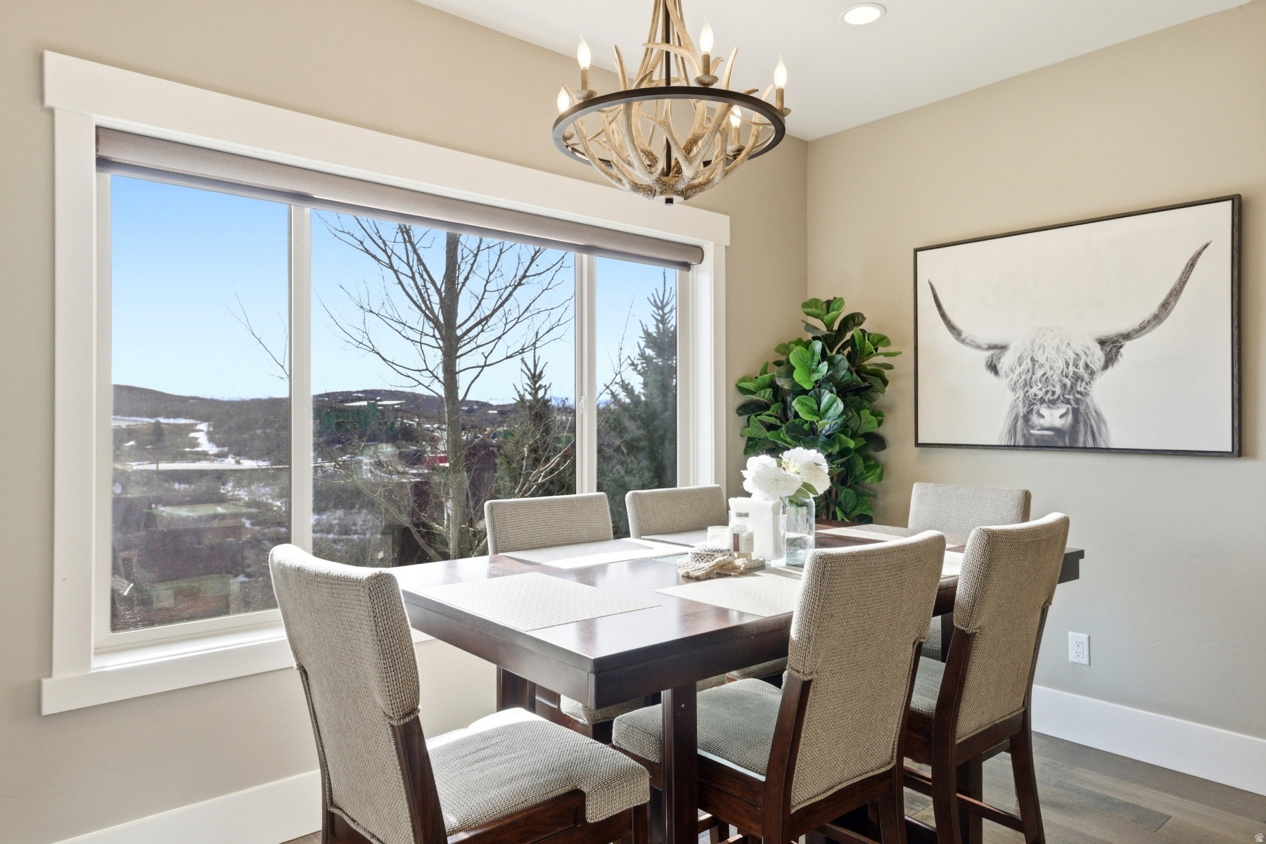 RUSTLER AT HIDEOUT - Residential