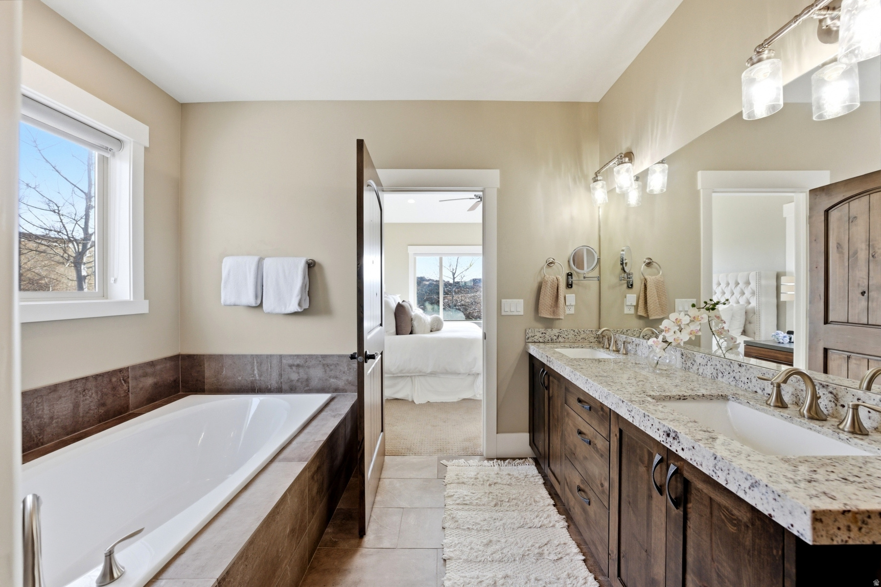 RUSTLER AT HIDEOUT - Residential