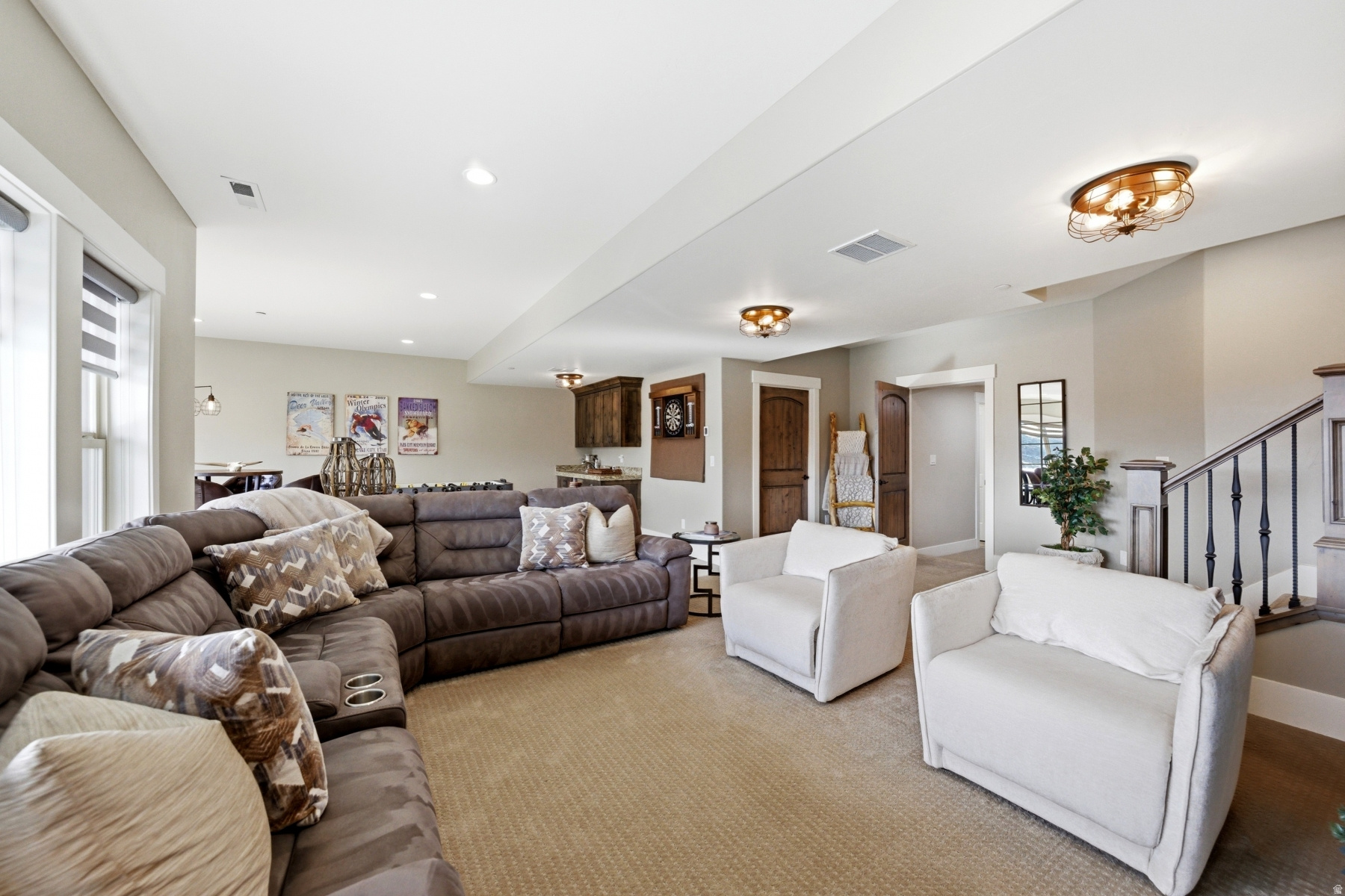 RUSTLER AT HIDEOUT - Residential