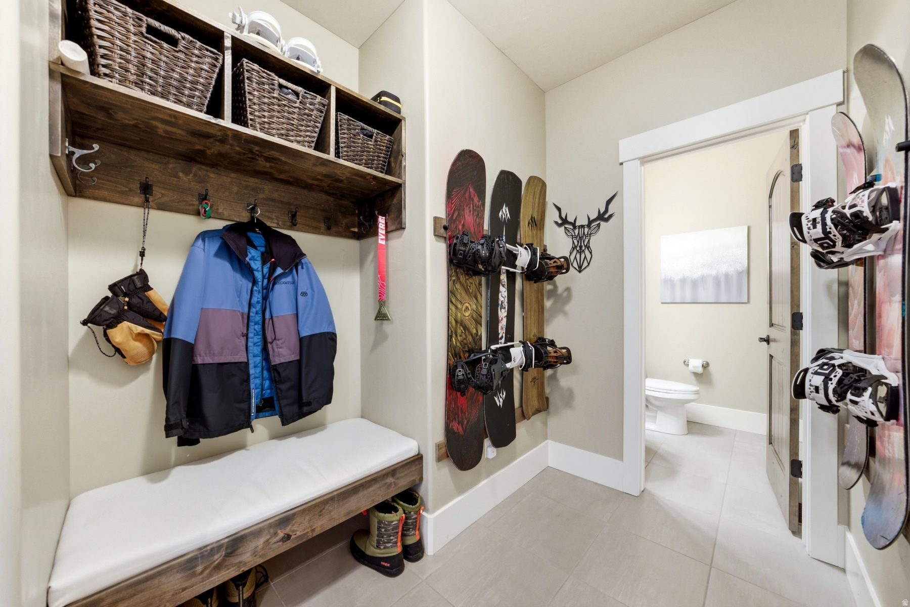 RUSTLER AT HIDEOUT - Residential