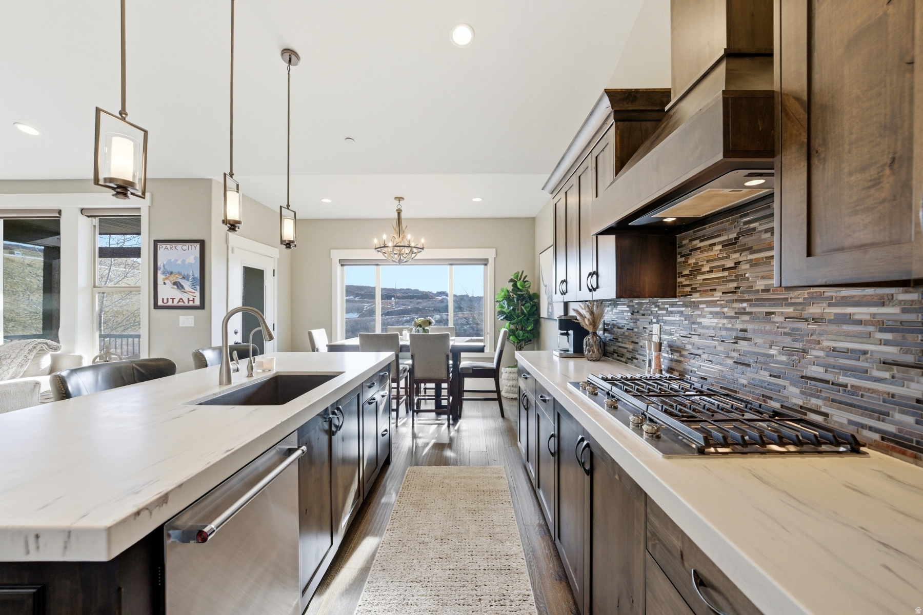 RUSTLER AT HIDEOUT - Residential