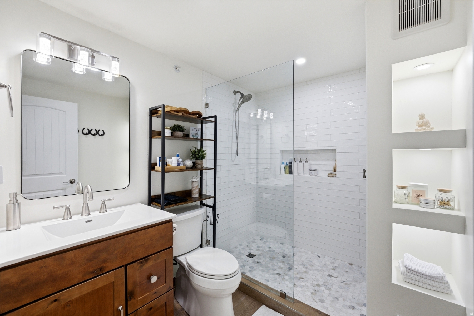 RUSTLER AT HIDEOUT - Residential