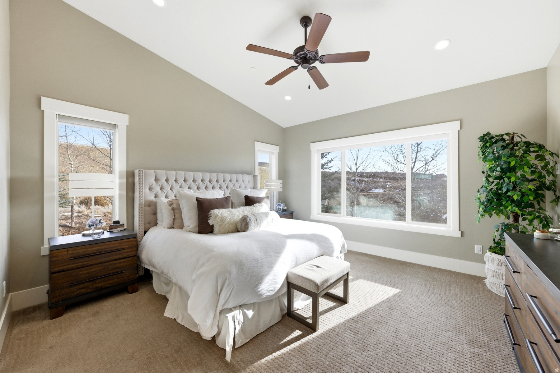 RUSTLER AT HIDEOUT - Residential