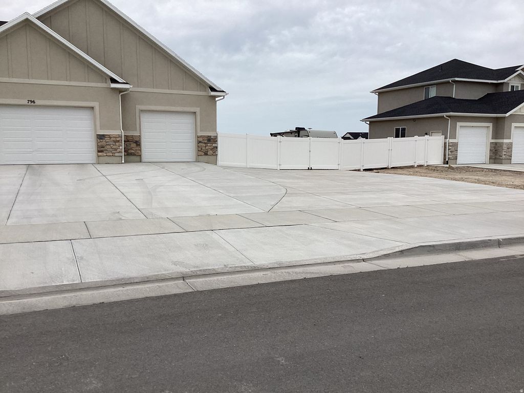 Photo of 796 W CHERRY ORCHARD LN, Grantsville, UT 84029 (MLS # 2152520)