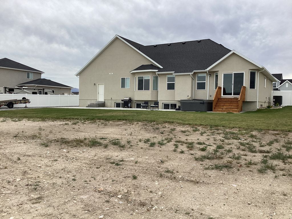 Photo of 796 W CHERRY ORCHARD LN, Grantsville, UT 84029 (MLS # 2152520)
