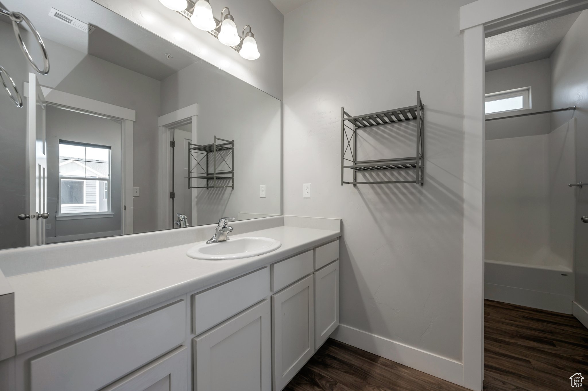 Vineyard, Utah 84059, United States, 3 Bedrooms Bedrooms, ,2 BathroomsBathrooms,Residential,Active,152231